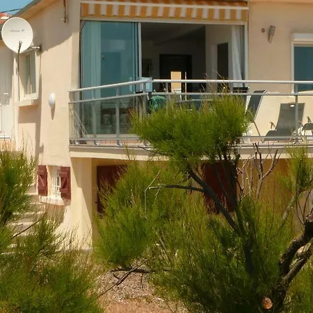 La Voile Blanche 1 *